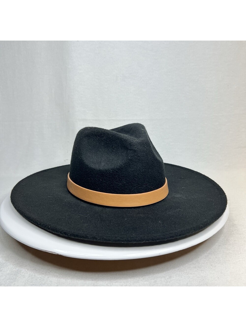 Three Bird Nest Black Women’s Fedora Hat Wide Brim 100% Polyester 23” Inside EUC
